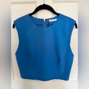 New with tags Alice and Olivia Blue Sleeveless cropped top. SZ L